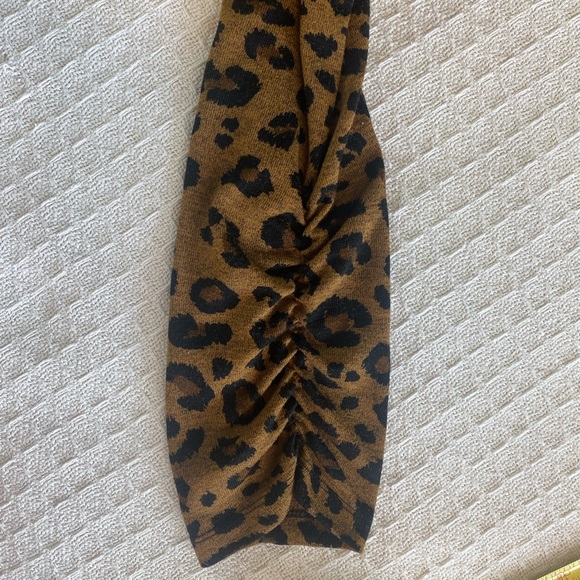 Long Sleeve Animal Print Top - Picture 11 of 16